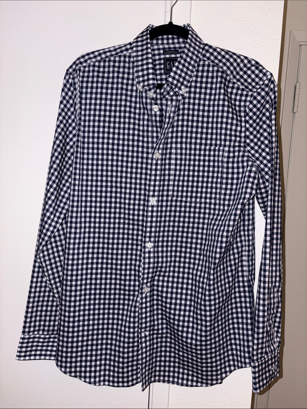 GAP Men’s Navy & White Check Button-Down Shirt